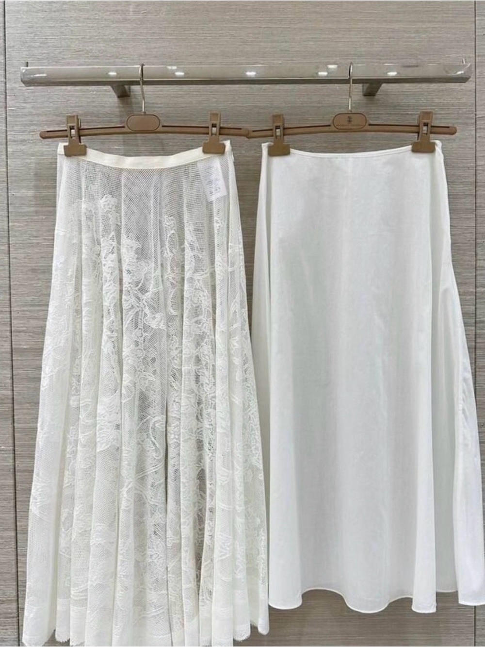 Dior Elegant White Lace A-Line Skirt - Picture 2 of 6
